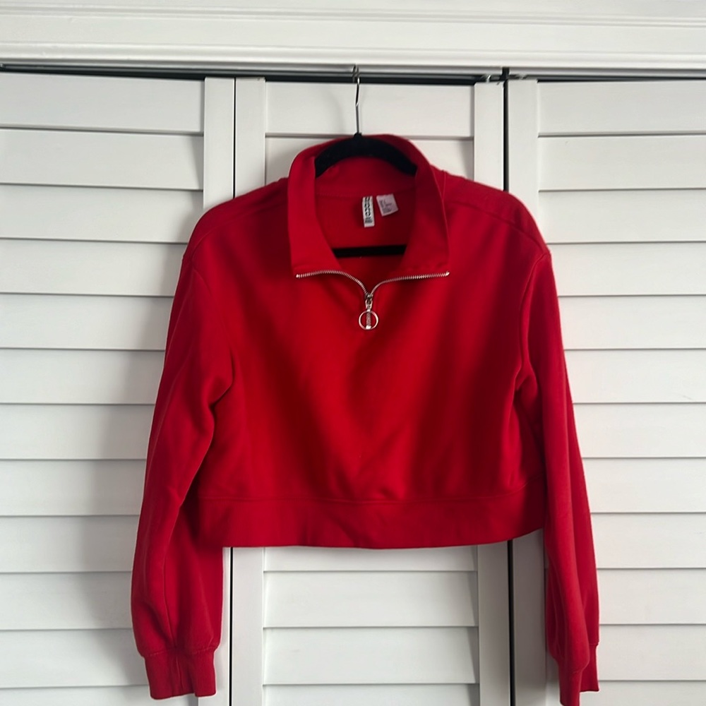 Cropped sweater with zipper from H&M